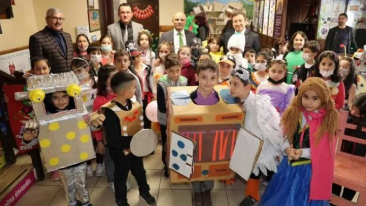 Geri dönüşüm defilesi 