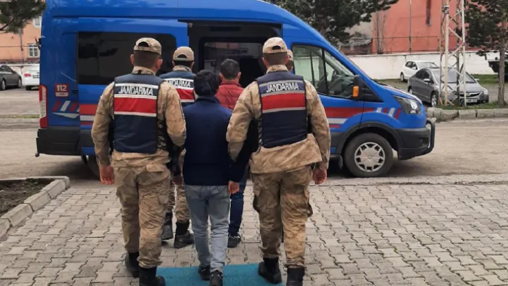 Göçmen kaçakçılarına operasyon