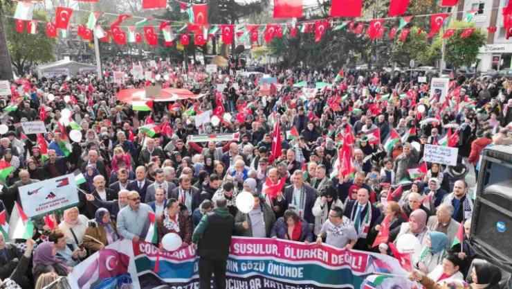 Binlerce kişi Filistin için yürüdü