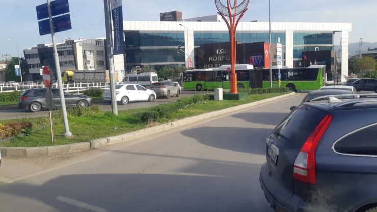 Gümrük sistem kapattı, trafik durdu