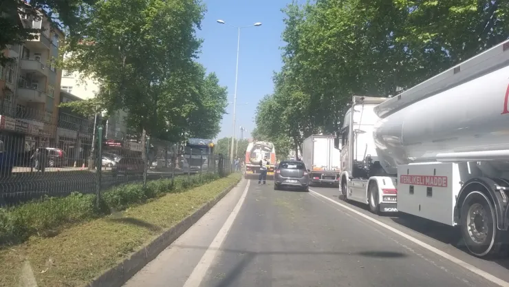 Gündüz vakti trafiği tıkayan çalışma