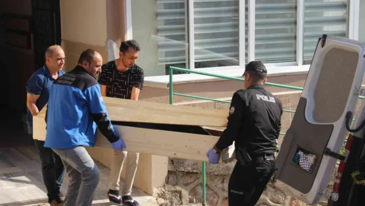 Haber alınamayan adam evinde ölü bulundu