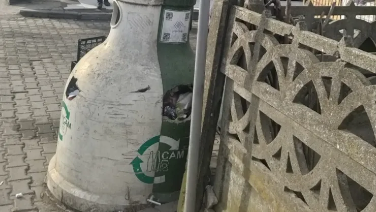 Hem kırılmış hem kirli