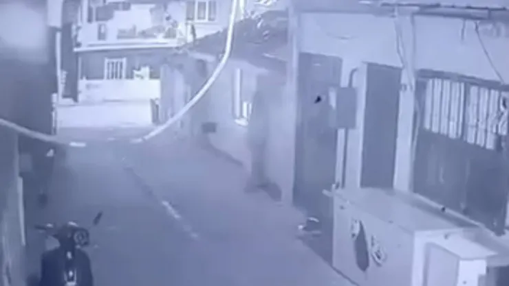 Hırsız paniği kabusa döndü: Mahalleli korunmak isterken 6 şüpheliyi dövdü
