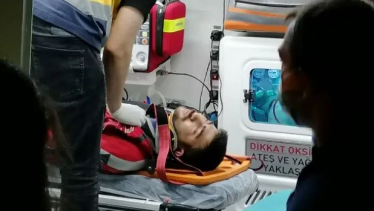 Hızını alamayıp karşı şeride uçtu: 1 yaralı!