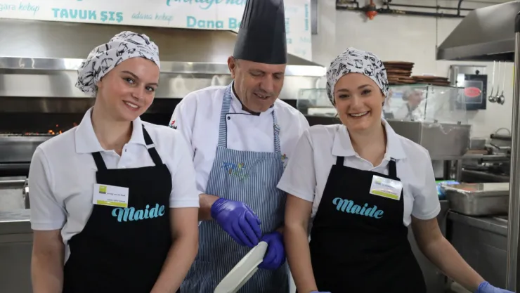 Hollandalı öğrenciler Kocaeli'de kendilerini geliştiriyor