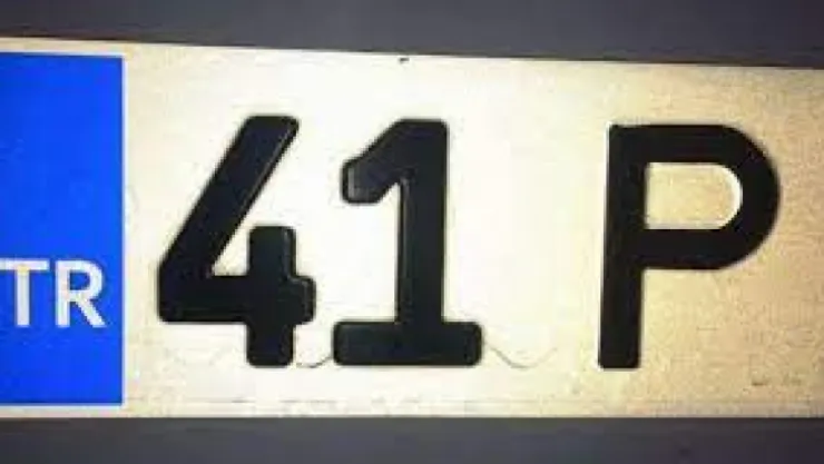 İcrada satılık P plaka 
