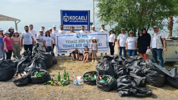 İGSAŞ'lılar Dünya Çevre Günü'nde  Yarımca kıyılarını temizledi