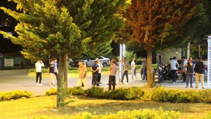 İki grup arasında çıkan kavgada olaya müdahale eden polisler yaralandı
