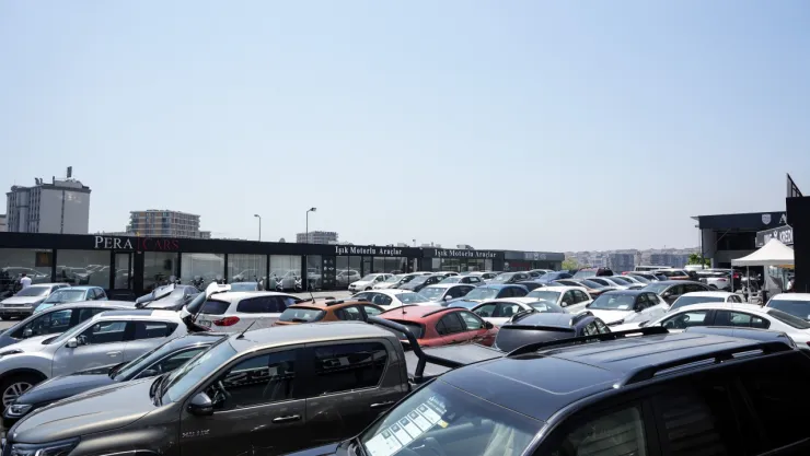 İkinci el araç piyasası eski bayramlarını arıyor