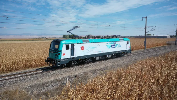 İlk yerli ve milli elektrikli ana hat lokomotifi raylara iniyor