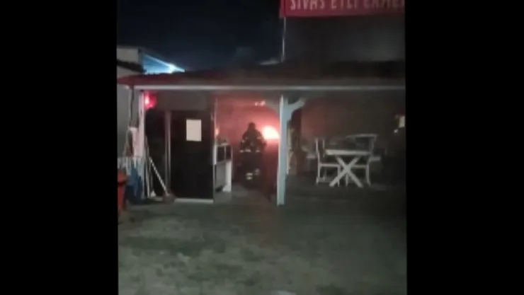 İş yeri fırını alevlere teslim oldu