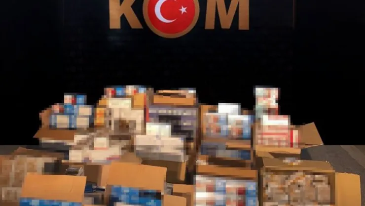 İş yerinde binlerce kaçak makaron ele geçirildi