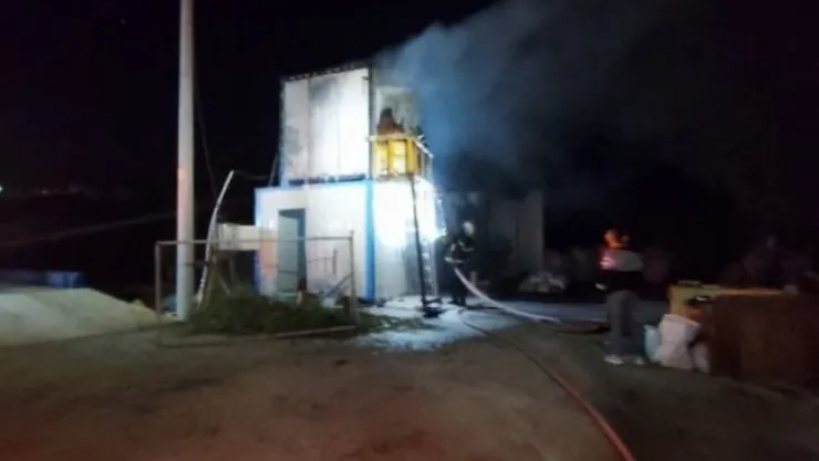 İşçilerin kaldığı konteynerde yangın!