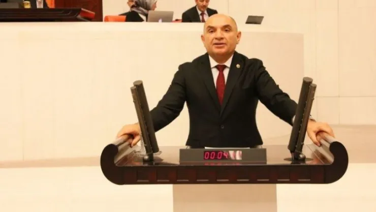 İşsizlik kapıda, Hükümetin aklı bir karış havada