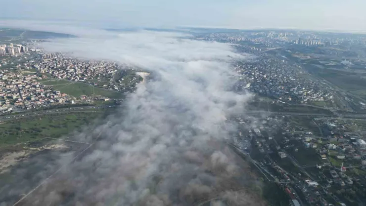 Sis bulutları kartpostallık görüntü oluşturdu