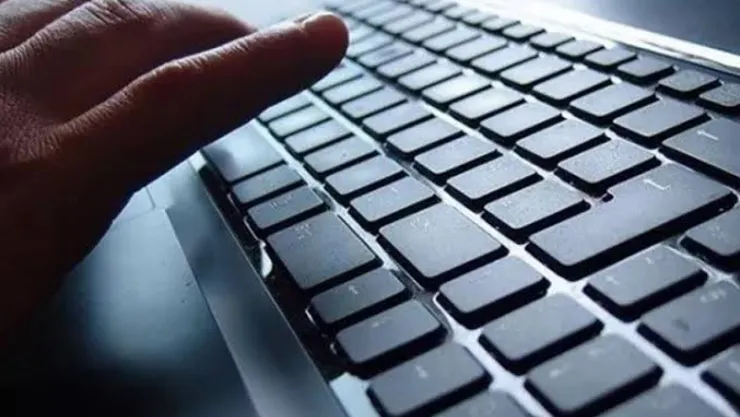 İSU kazısı mahalleyi internetsiz bıraktı