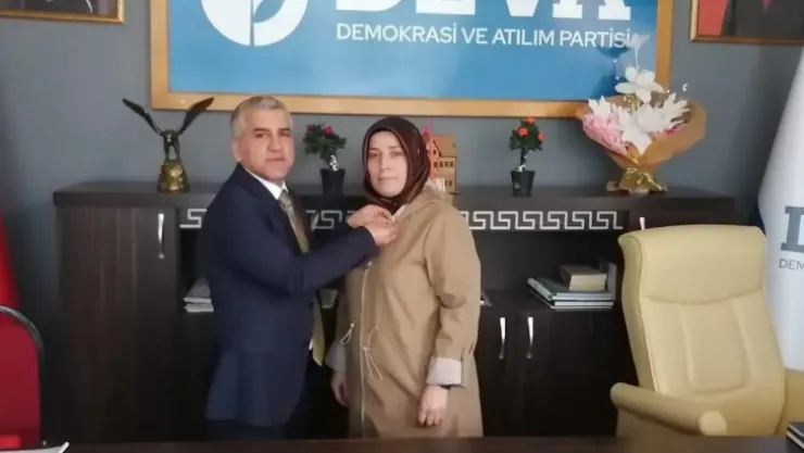 İYİ Parti'den DEVA'ya geçti