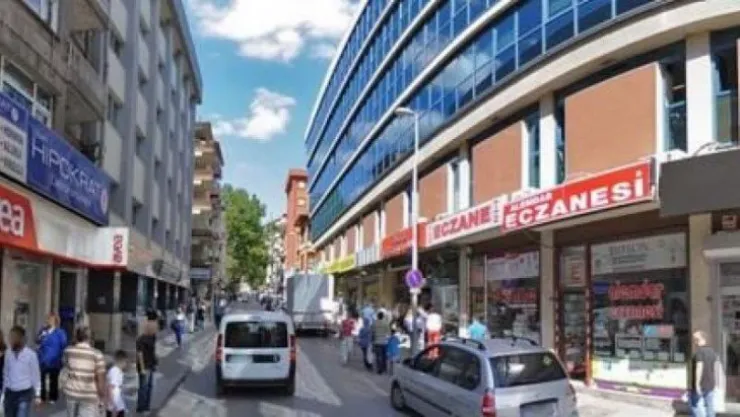 İzmit Belediyesi'nden işyerlerine tehdit gibi ruhsat uyarısı!