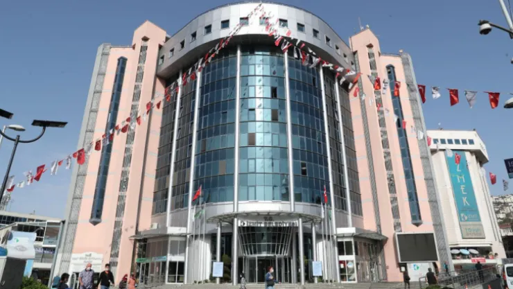 İzmit Belediyesinin doğalgazı kesildi