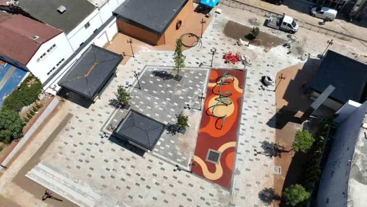 İzmit'e yeni meydan