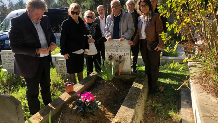 İzmit'in unutulmaz efsane öğretmeni Zeynep Ultav unutulmadı