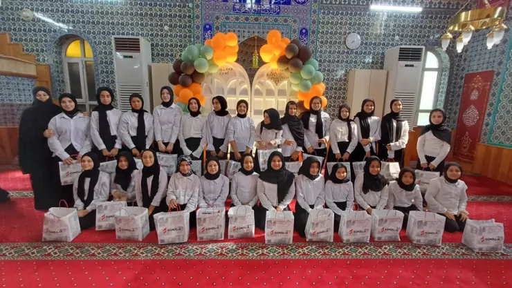 İzmit'te eğitim gören 160 öğrenciye ödüller yağdı