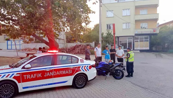 Jandarma son bir ayda 90 bin 418 aracı denetledi