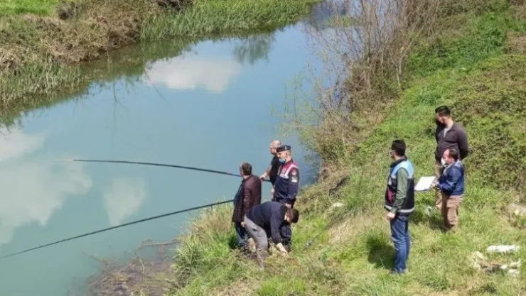 Kaçak sazan avcılarını jandarma yakaladı