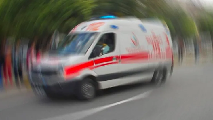 Kafasına sıktı, yakınlarını arayıp yardım istedi