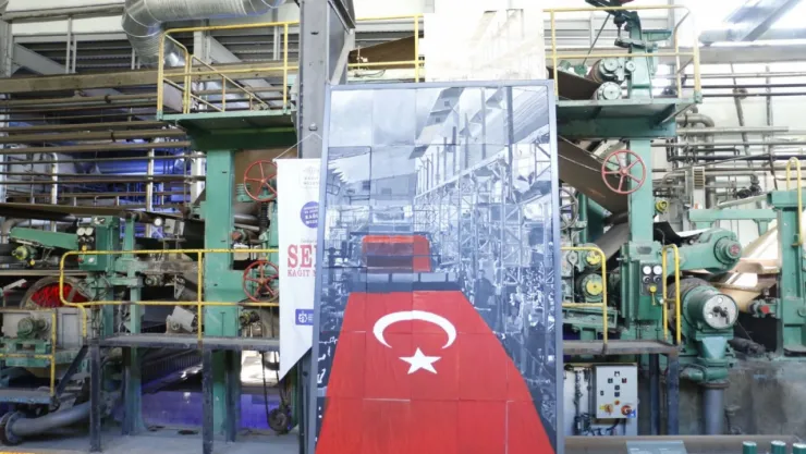 Kağıt müzesinde Cumhuriyeti tuvallere işlediler