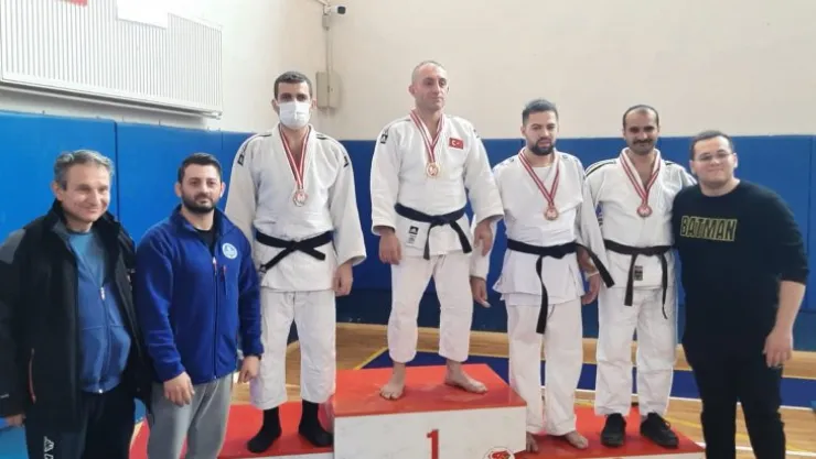 Kağıtspor'un engelsiz şampiyonları