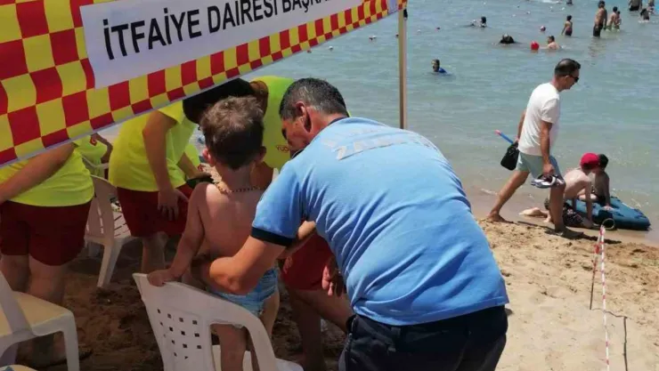 Kandıra sahillerinde çocuklar güvende