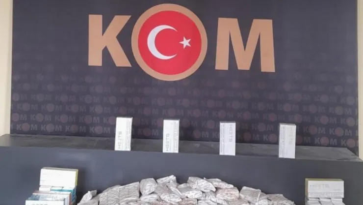 Kargo paketinden kaçak tütünler çıktı