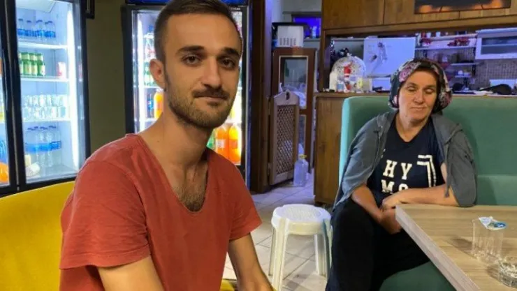 Kartepe'de alevlere teslim olan tekneden yüzerek kurtuldular!