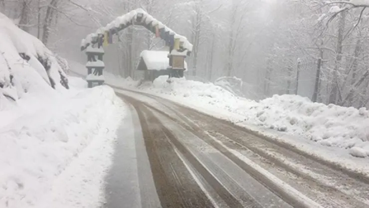 Kartepe'de kar kalınlığı 132 santim oldu