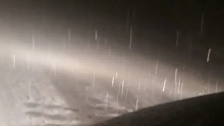 Kartepe'ye mevsimin ilk karı düştü