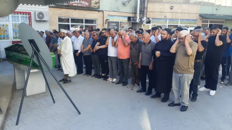 Kazada ölen 2 genç toprağa verildi