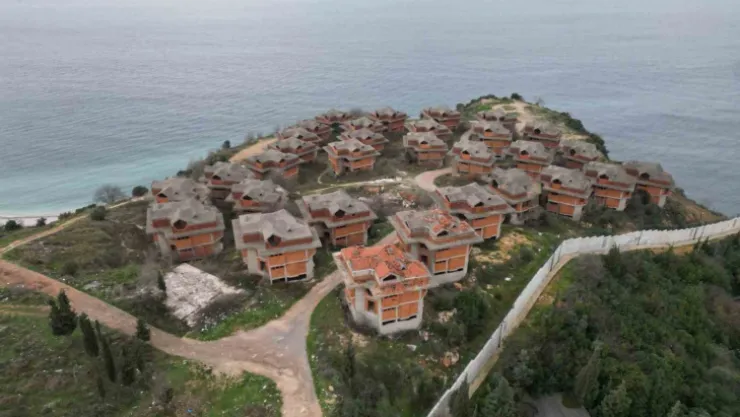 Kaderine terk edilmiş bu villalar ne olacak?
