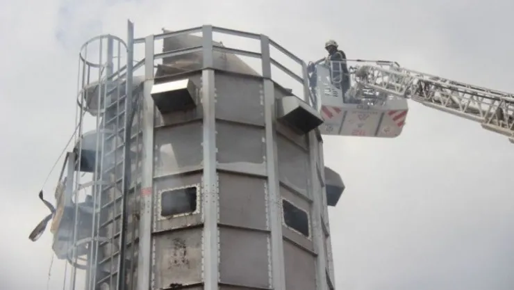 Kereste fabrikasında filo patladı, itfaiye ekipleri alarma geçti