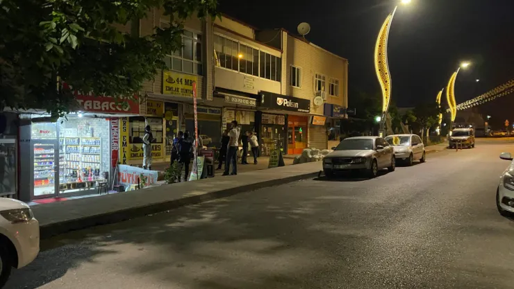 Kilitli kaldığı binanın camından inmeye çalıştı, ağır yaralandı