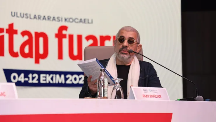 Kitap fuarı ünlü ismi ağırladı