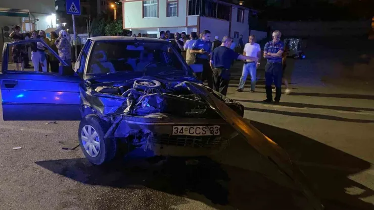 Kocaeli'de 2 otomobil çarpıştı: 2 yaralı