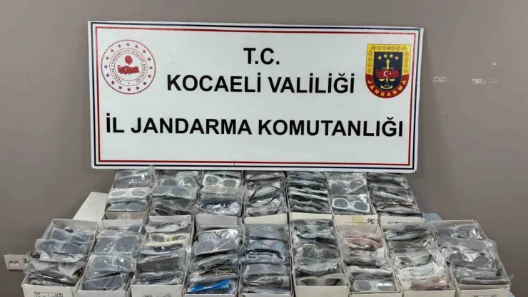 Kocaeli'de 2,6 milyon TL'lik kaçak gözlük ve tütün operasyonu