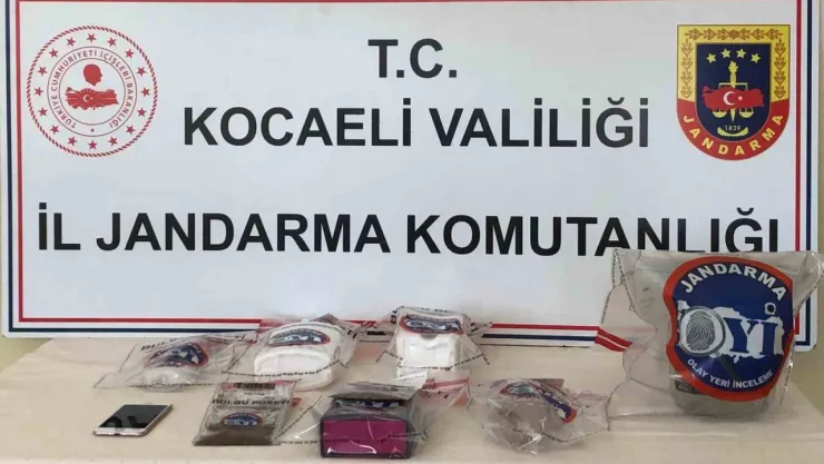 Kocaeli'de 5 adrese eş zamanlı uyuşturucu operasyonu