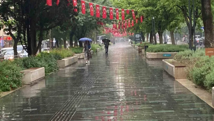 Kocaeli'de dolu ve sağanak etkili oldu