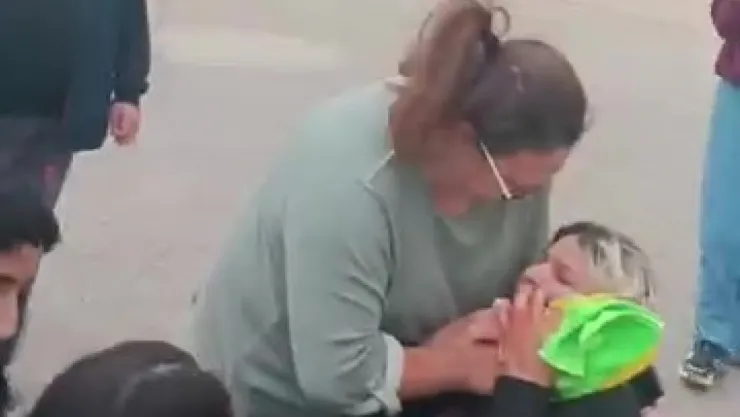 Kocaeli'de eşini boğazından bıçaklayarak ağır yaraladı