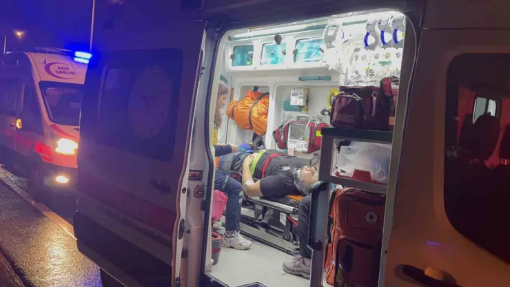 Kocaeli'de feci kaza: Sürücü yola fırladı, araç ters döndü