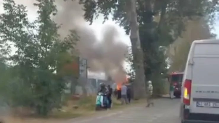 Kocaeli'de hurdalıkta korkutan yangın