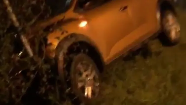 Kocaeli'de iki otomobil çarpıştı, sürücüler yaralandı